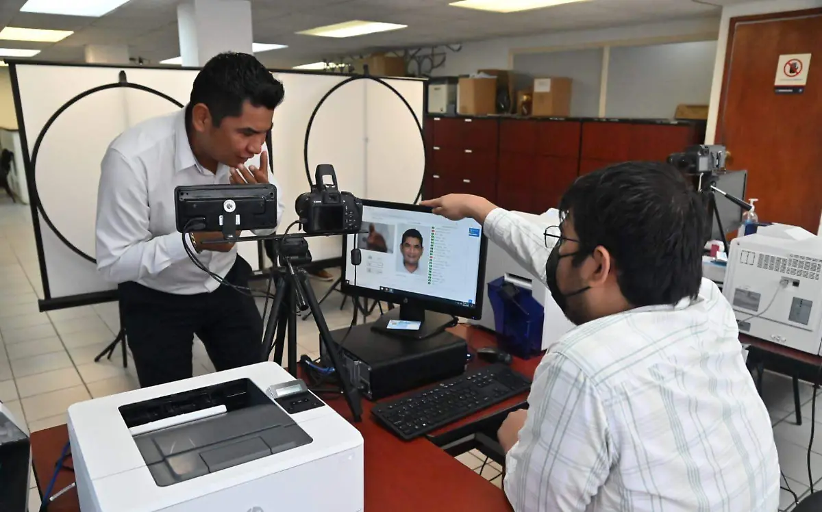 Diputados de Morena piden a ciudadanos de Tamaulipas esperar para tramitar su licencia de conducir Alejandro del Ángel